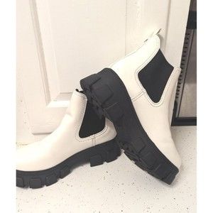 CIRCUS By SAM EDELMAN IRIS LUG BOOTS WOMEN'S SZ 8 1/2 WHITE SLIP ON CASUAL